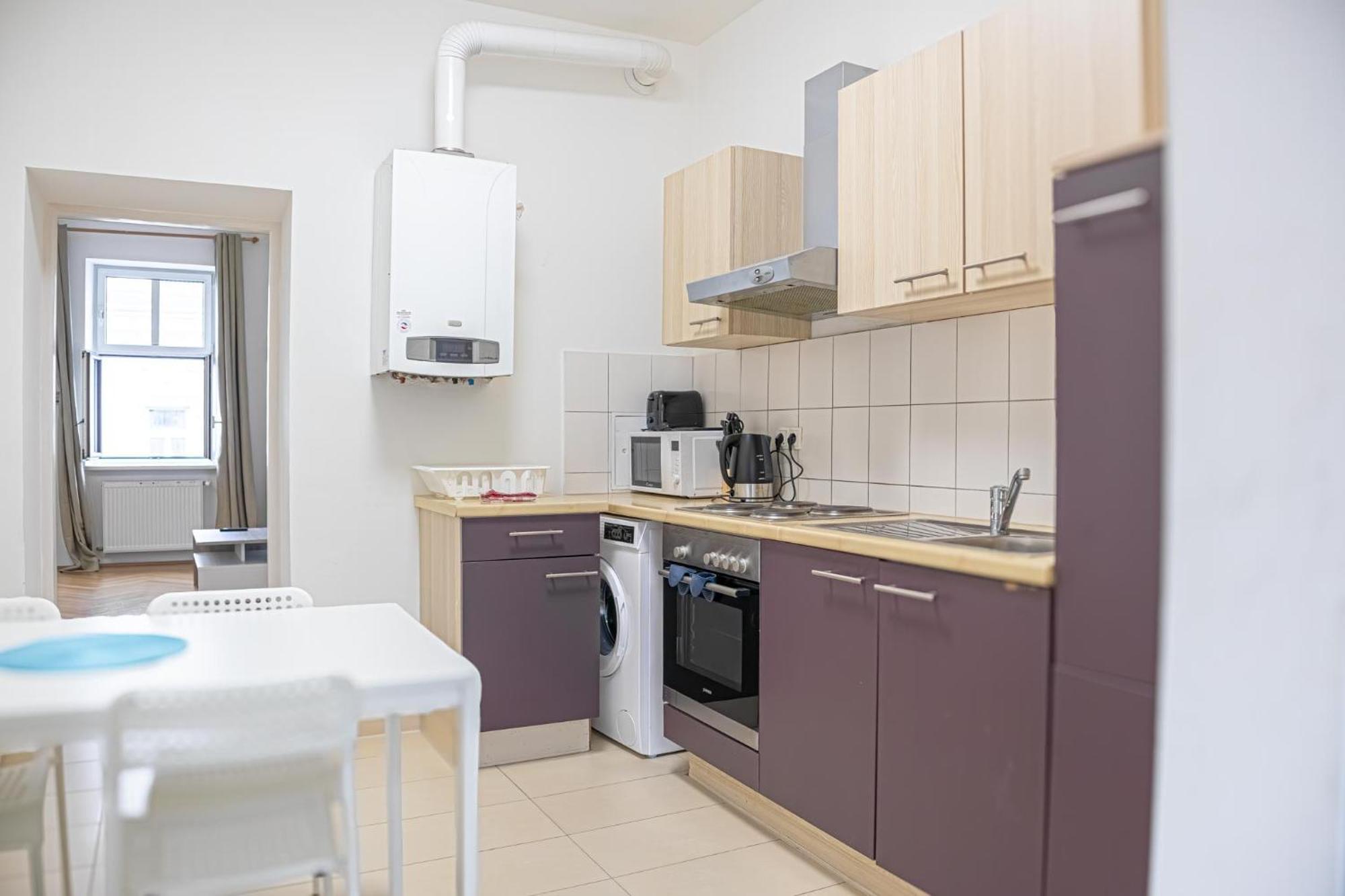 Comfortable 2br Apt, Near Wiener Stadthalle Wien