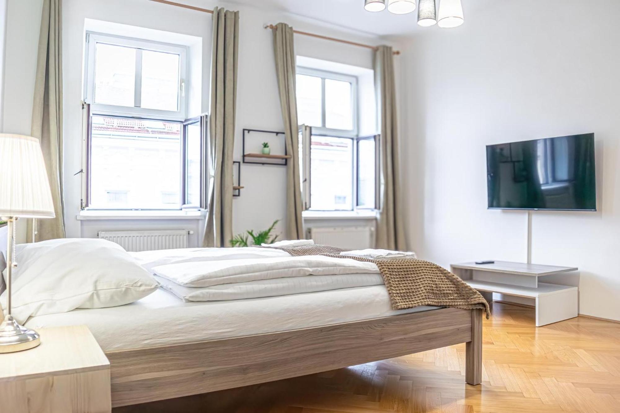 Comfortable 2br Apt, Near Wiener Stadthalle