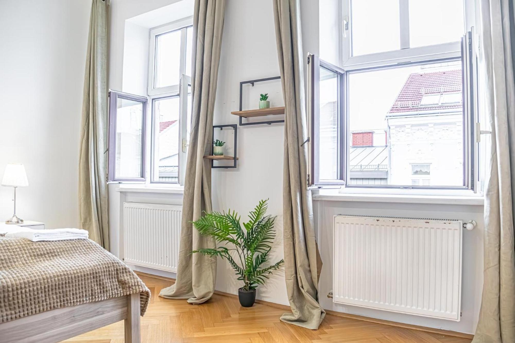 Comfortable 2br Apt, Near Wiener Stadthalle Appartement