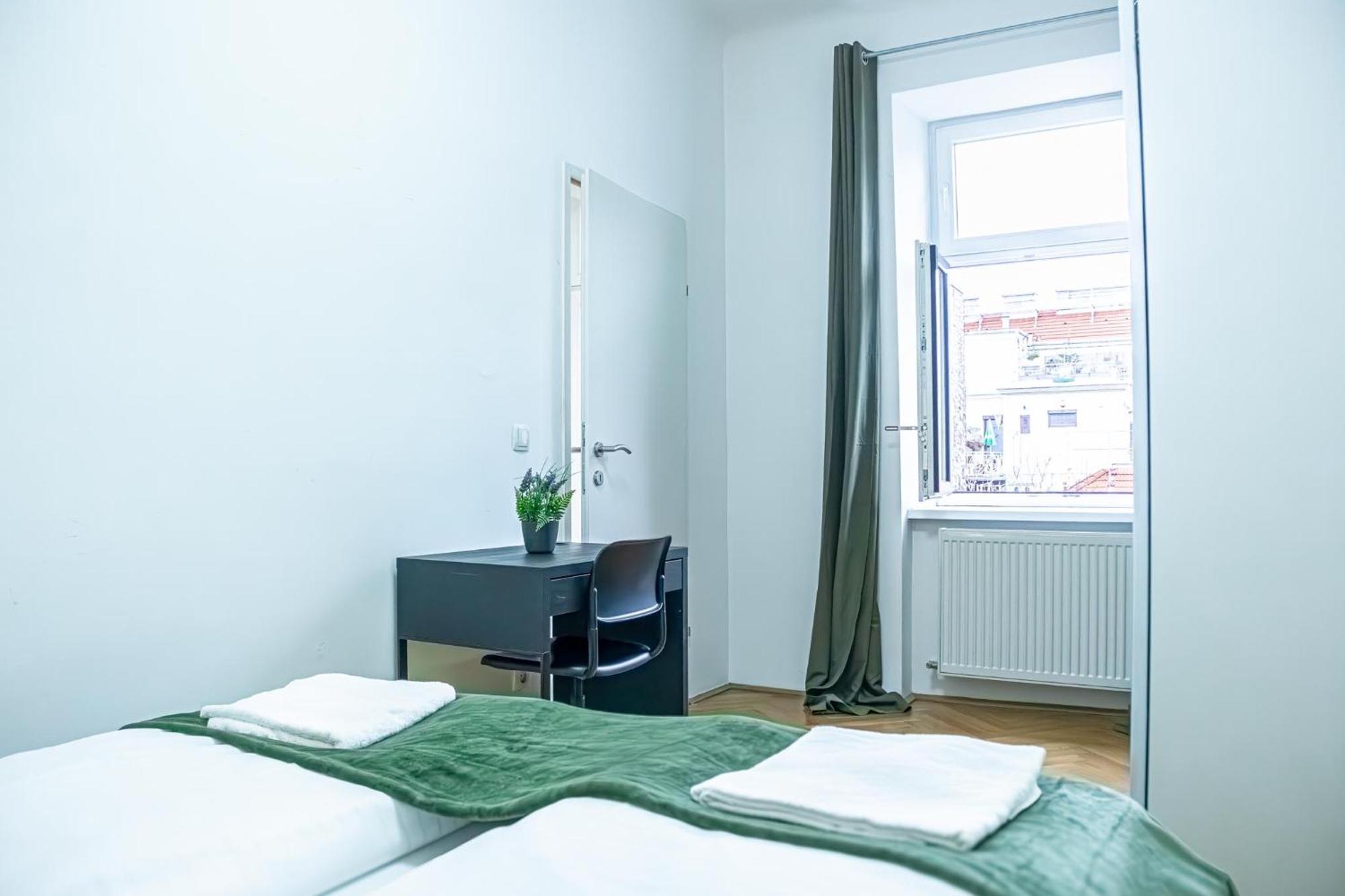 Comfortable 2br Apt, Near Wiener Stadthalle *