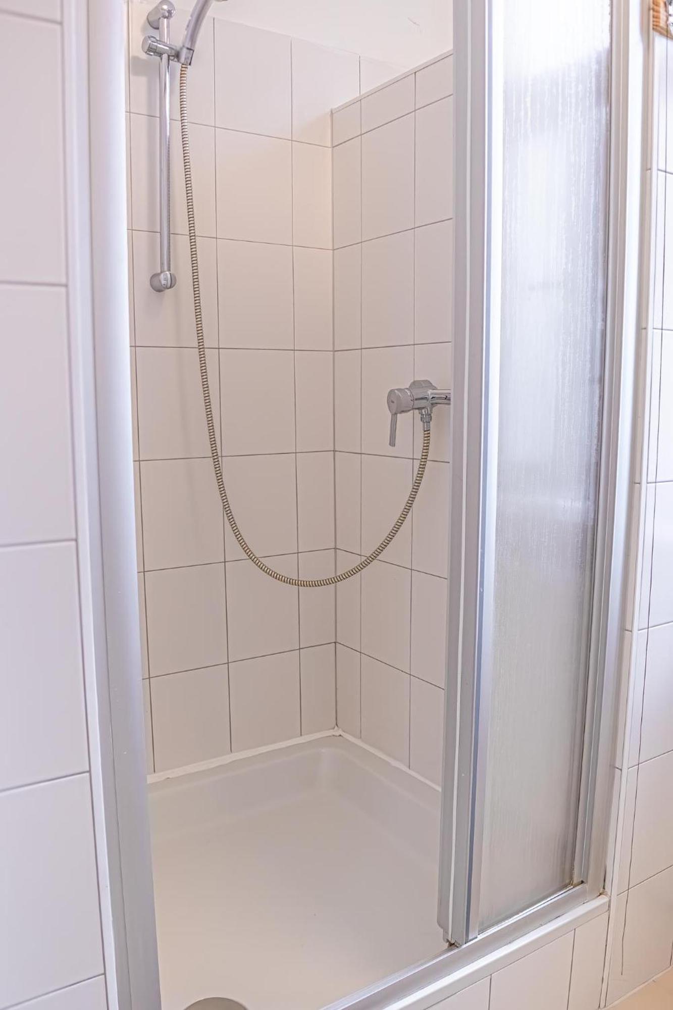 Appartement Comfortable 2br Apt, Near Wiener Stadthalle *