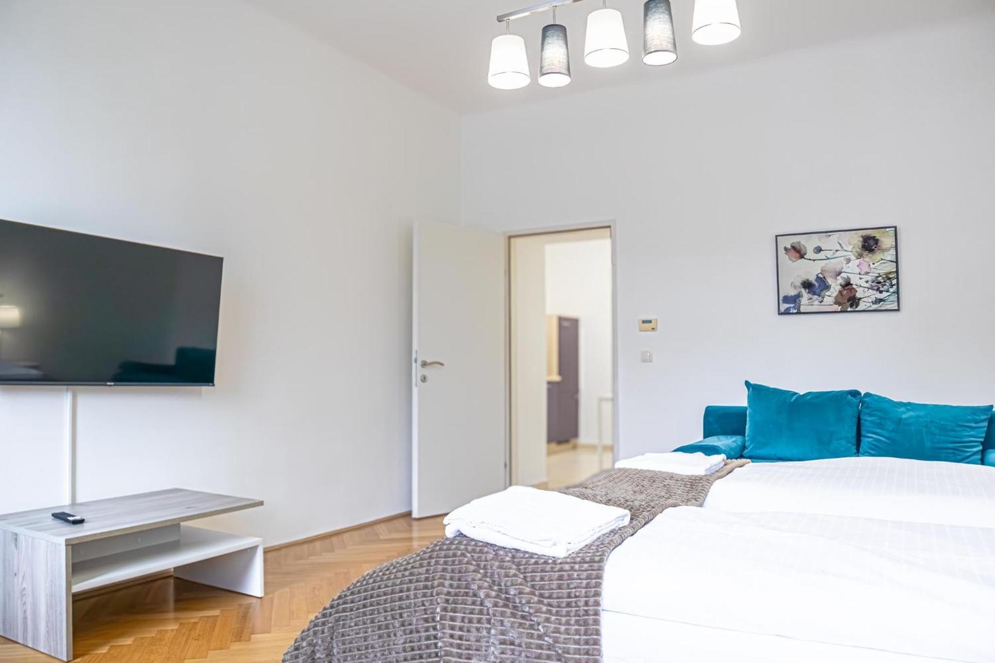 Comfortable 2br Apt, Near Wiener Stadthalle Appartement *