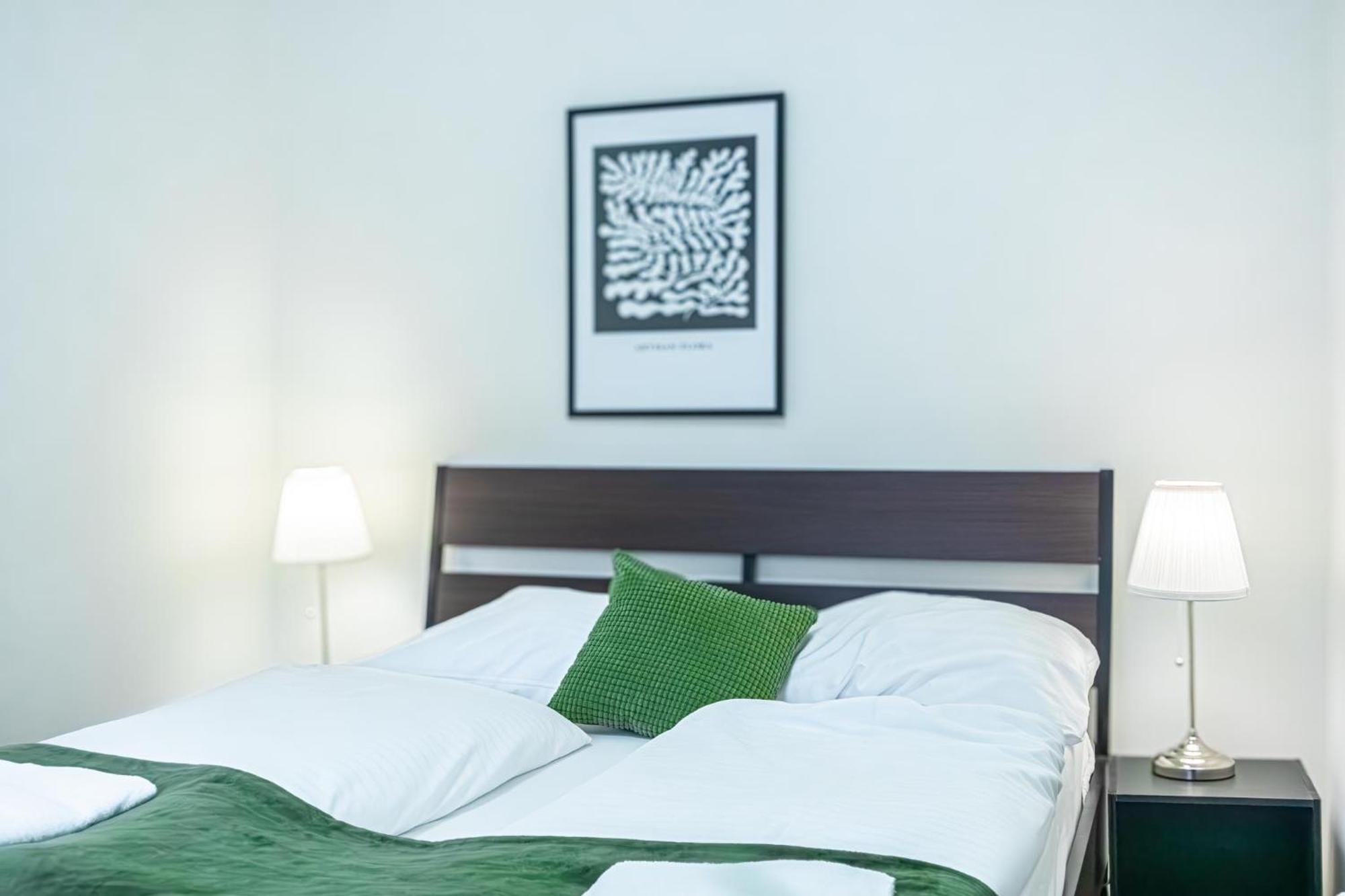 Comfortable 2br Apt, Near Wiener Stadthalle * Wenen